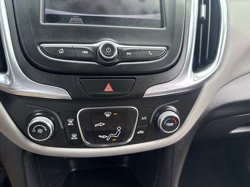 Used 2021 Chevrolet Equinox LS w/ LS Convenience Package image 27