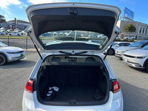 Used 2015 Volkswagen e-Golf SEL Premium image 55