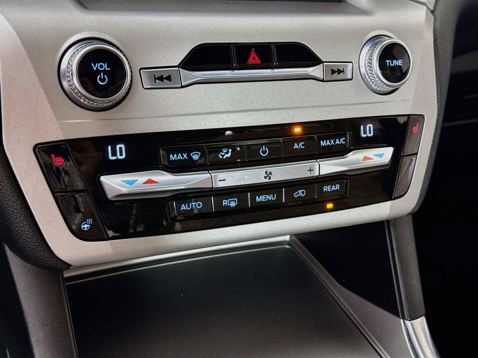 Used 2020 Ford Explorer XLT w/ Equipment Group 202A AWD/4WD image 9