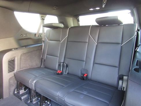 Used 2021 Cadillac Escalade ESV Premium Luxury w/ LPO, Radiant Package AWD/4WD image 17