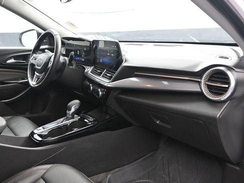 Used 2025 Chevrolet Trax ACTIV w/ Driver Confidence Package image 16