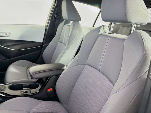 Used 2025 Toyota Corolla SE FWD image 32