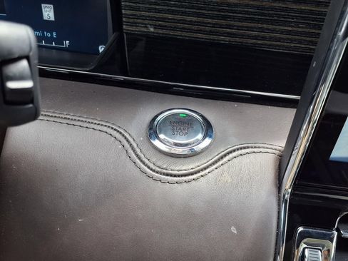 Used 2024 Lincoln Navigator Black Label AWD/4WD image 25