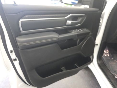 New 2026 RAM 1500 4x4 Crew Cab image 16