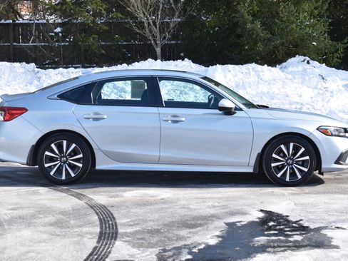 Used 2023 Honda Civic EX image 9