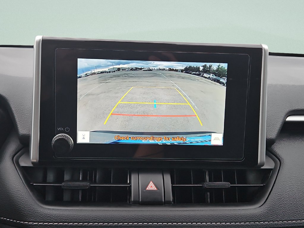 Used 2025 Toyota RAV4 XLE FWD image 17