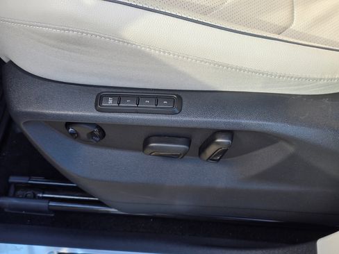 Used 2024 Volkswagen Tiguan SEL R-Line image 24