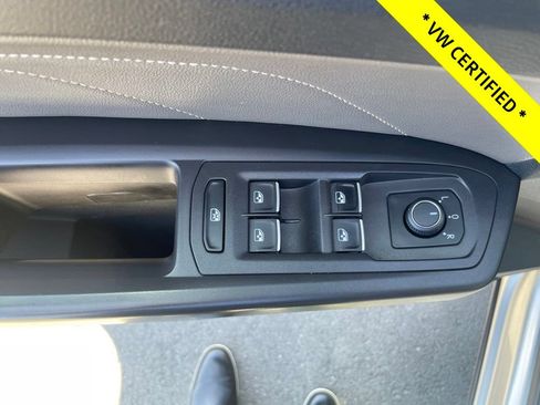 Certified 2022 Volkswagen Atlas Cross Sport SE AWD/4WD image 18