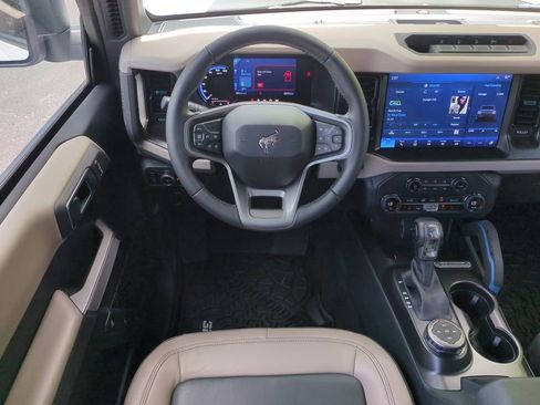 Used 2023 Ford Bronco Wildtrak AWD/4WD image 16