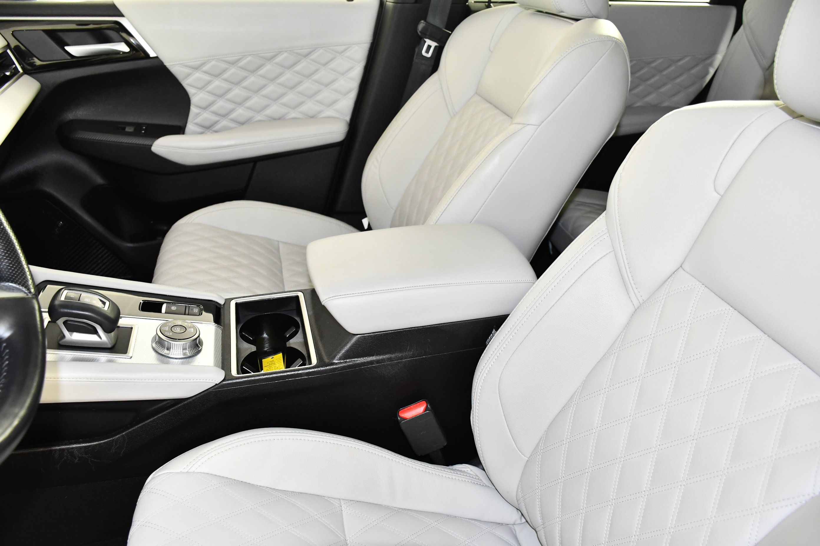 Used 2024 Mitsubishi Outlander SEL AWD/4WD image 37