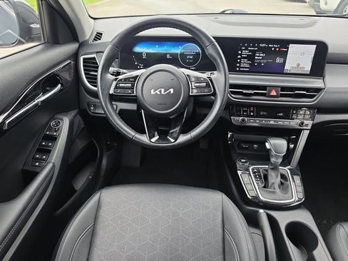 Certified 2024 Kia Seltos EX FWD image 8