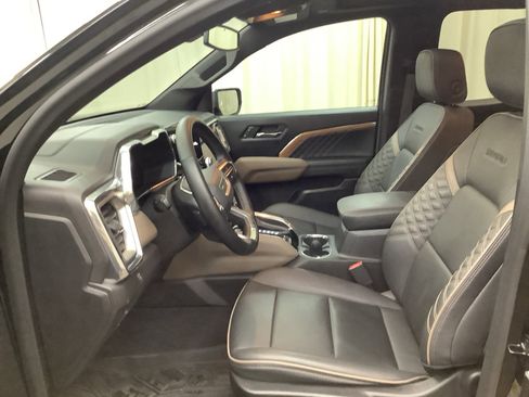 Used 2024 GMC Canyon Denali AWD/4WD image 14