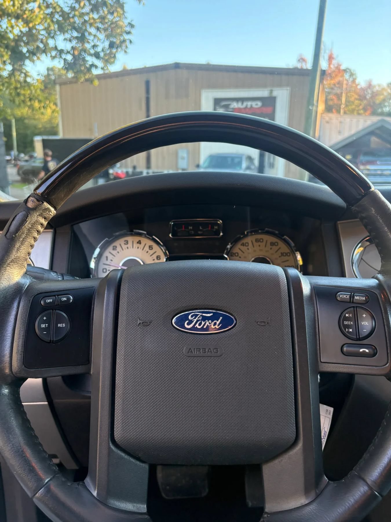 Used 2011 Ford Expedition Limited w/ 301A Rapid Spec Order Code AWD/4WD image 14