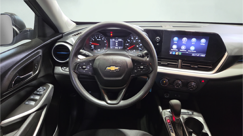Used 2024 Chevrolet Trax LS FWD image 21
