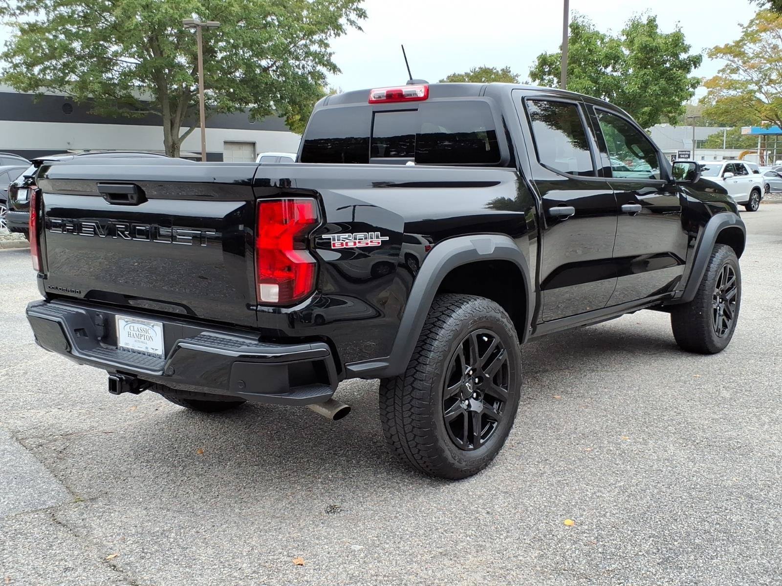 Used 2023 Chevrolet Colorado Trail Boss w/ Safety Package AWD/4WD image 9