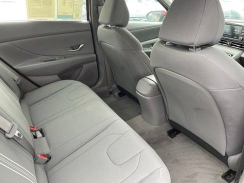 Used 2023 Hyundai Elantra SEL FWD image 10
