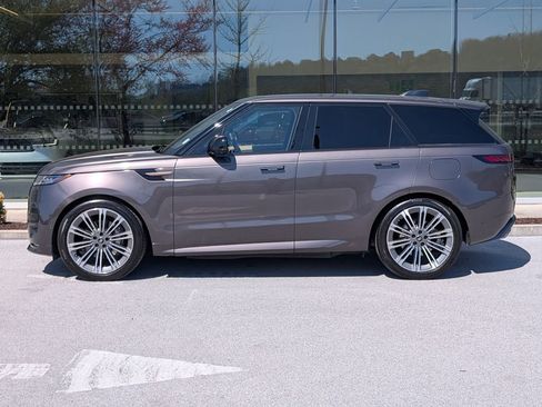 Used 2025 Land Rover Range Rover Sport Dynamic SE AWD/4WD image 2