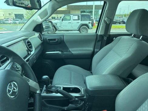 Used 2023 Toyota Tacoma SR5 w/ Technology Package image 11