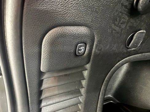 Used 2022 Jeep Grand Cherokee Laredo X AWD/4WD image 12