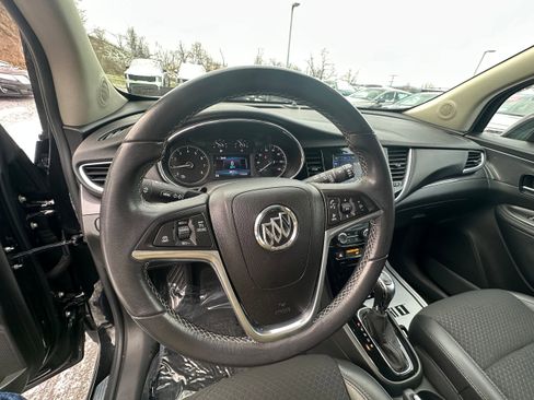 Used 2022 Buick Encore Preferred w/ Safety Package image 30