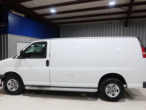 Used 2018 GMC Savana 2500 w/ Driver Convenience Package RWD image 2