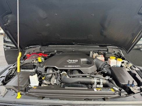 Used 2023 Jeep Gladiator Rubicon w/ Cold Weather Group image 13