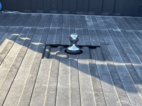 Used 2022 Ford F250 Lariat w/ Black Appearance Package image 7