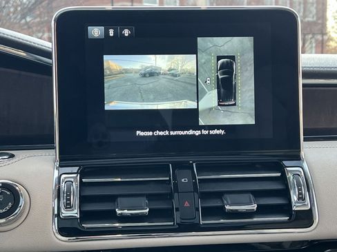 Used 2021 Lincoln Navigator Reserve w/ Luxury Package image 17