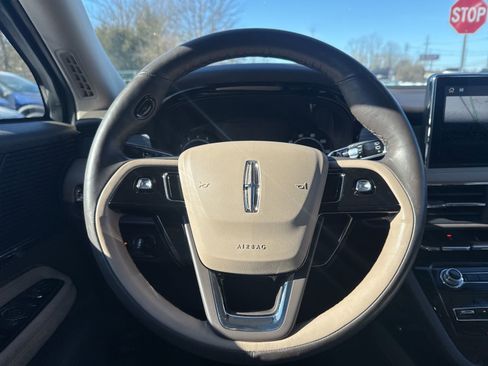 Used 2021 Lincoln Corsair FWD w/ Premium Package image 18