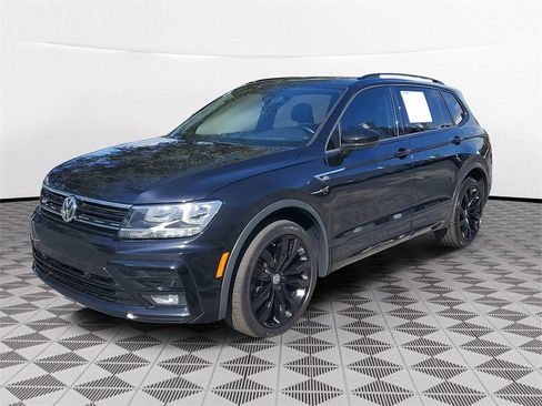 Used 2021 Volkswagen Tiguan SE R-Line image 3