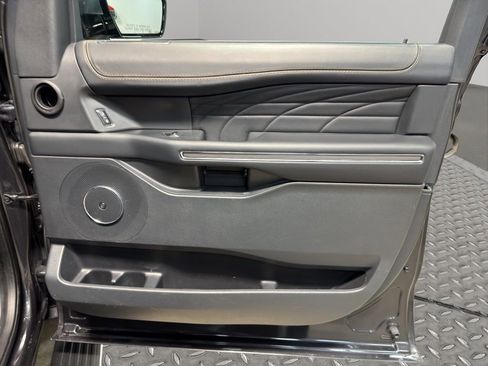 Used 2023 Ford Expedition Platinum AWD/4WD image 22