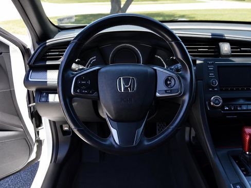 Used 2018 Honda Civic Sport image 8