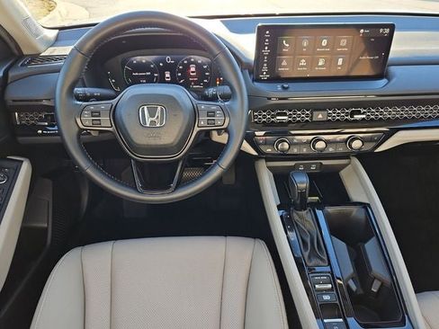 Used 2025 Honda Accord EX-L image 17
