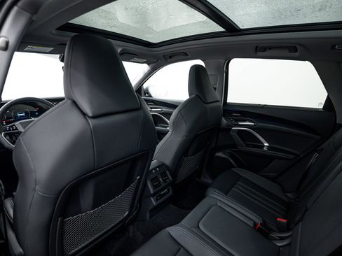 New 2025 Audi Q5 Prestige image 17