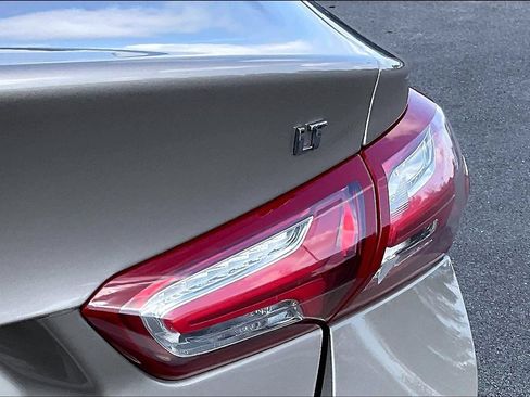 Used 2022 Chevrolet Malibu LT FWD image 26