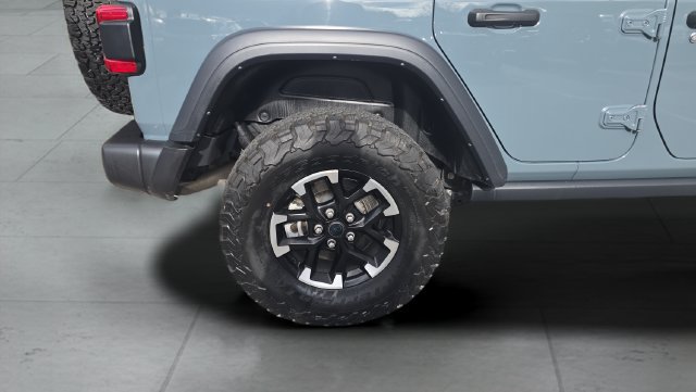 Used 2024 Jeep Wrangler Unlimited Rubicon 4xe w/ Convenience Group AWD/4WD image 27