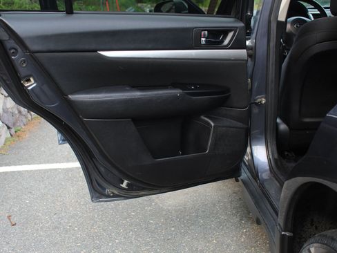 Used 2014 Subaru Outback 2.5i Premium image 14