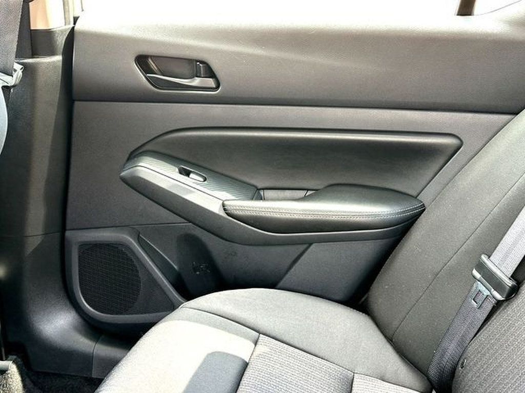 Used 2025 Nissan Altima 2.5 SV FWD image 20