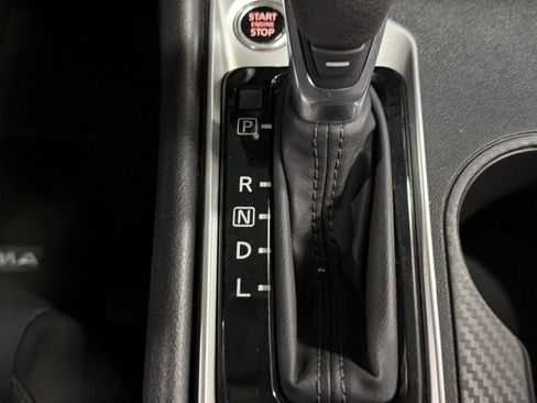 Used 2025 Nissan Altima 2.5 SV FWD image 39