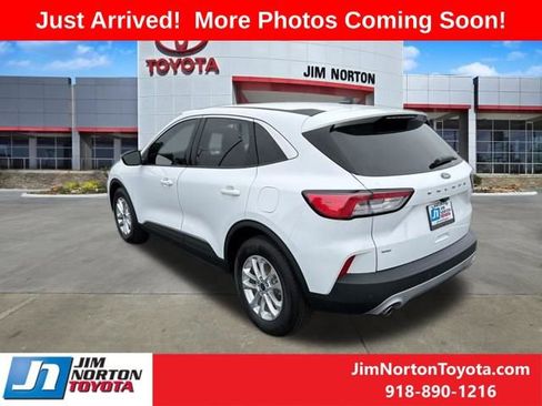 Used 2022 Ford Escape SE w/ Convenience Package FWD image 6