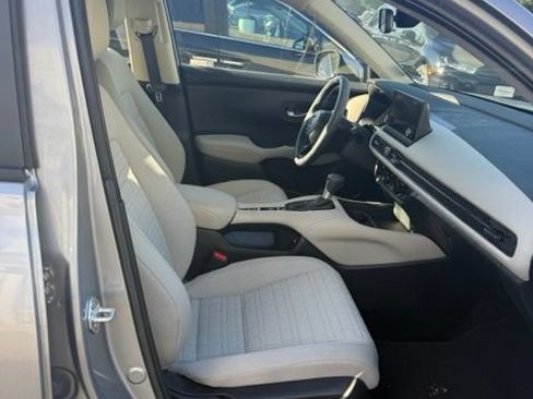 Used 2023 Honda HR-V LX image 3