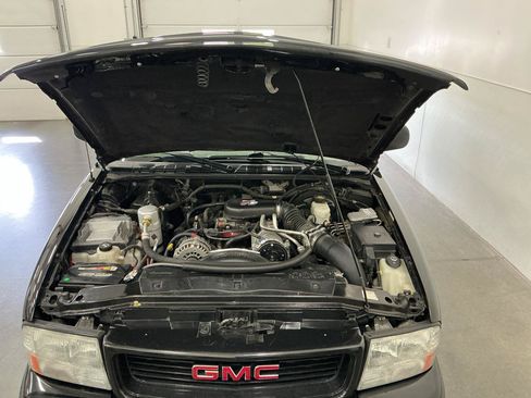 Used 2002 GMC Sonoma SLS w/ Marketing Option Pkg RWD image 16