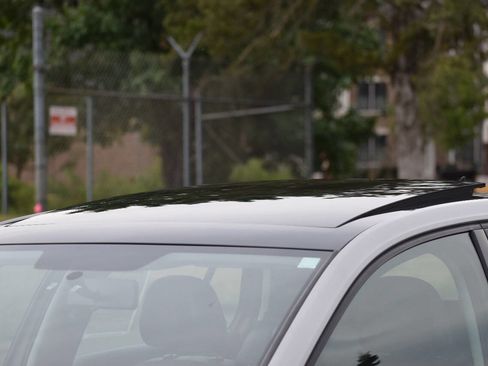 Used 2015 Volkswagen Golf S image 39