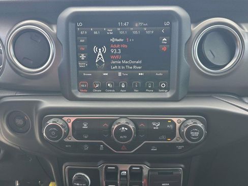 Used 2022 Jeep Gladiator Rubicon w/ LED Lighting Group image 28