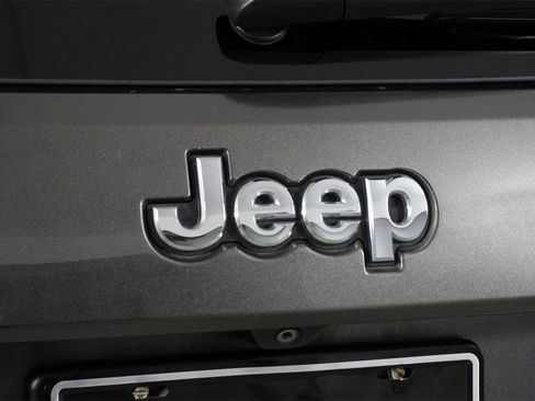 Used 2015 Jeep Grand Cherokee Overland image 19