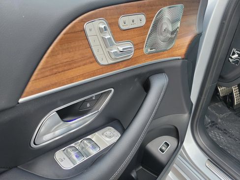 Certified 2025 Mercedes-Benz GLS 450 4MATIC image 30