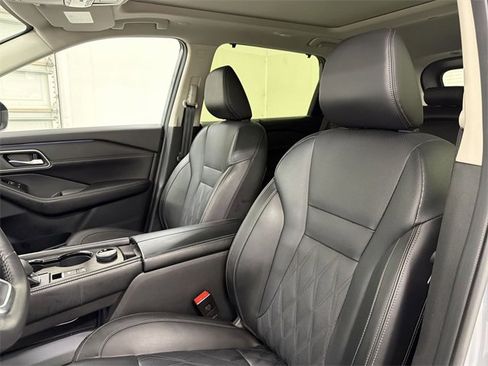 Used 2024 Nissan Rogue Platinum w/ Platinum Premium Package image 20