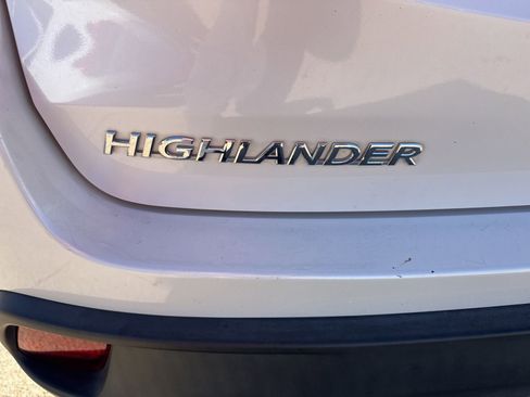 Used 2018 Toyota Highlander LE image 9