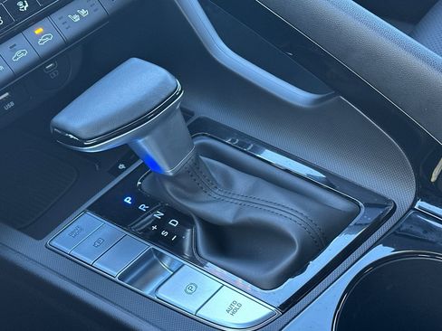 Used 2025 Hyundai Elantra Limited image 25