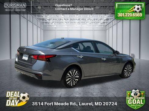 Used 2025 Nissan Altima 2.5 SV FWD image 3
